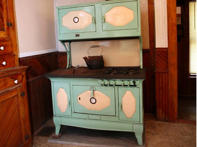 This stove sells the house, seriously.